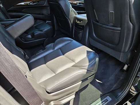 Used 2020 Cadillac Escalade Premium Luxury w/ LPO, Radiant Package image 20