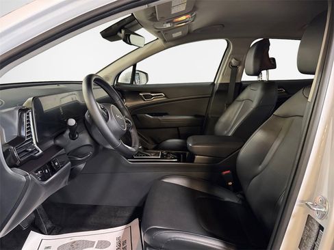 Certified 2024 Kia Sportage EX image 12