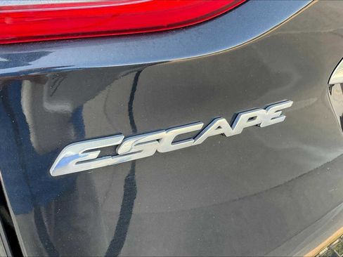 Used 2014 Ford Escape Titanium w/ Equipment Group 401A image 30