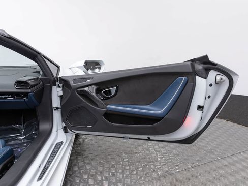Used 2020 Lamborghini Huracan EVO AWD/4WD image 40