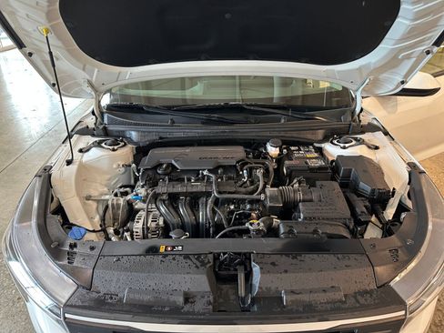 Used 2025 Kia K4 LXS image 31