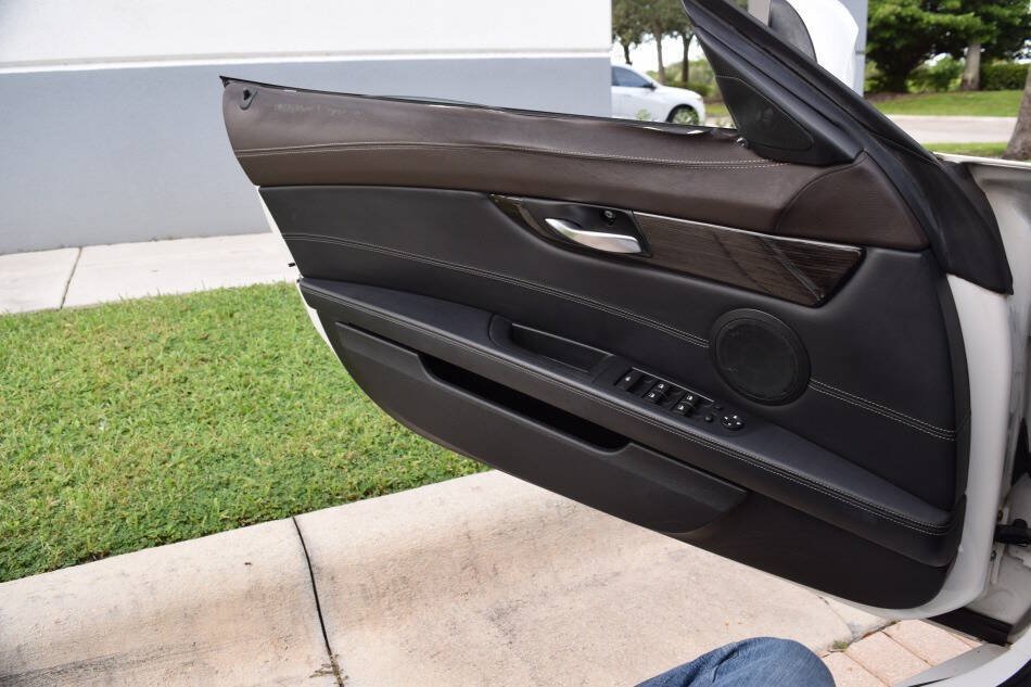 Used 2014 BMW Z4 sDrive35i RWD image 74