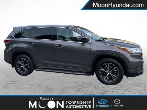Used 2016 Toyota Highlander XLE FWD image 1