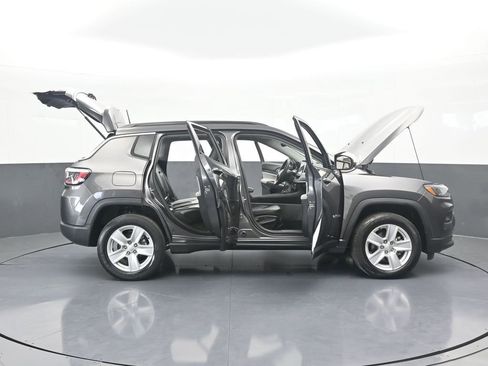 Used 2022 Jeep Compass Latitude image 73