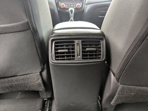Used 2019 Nissan Rogue SV FWD image 13