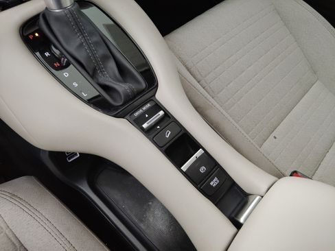 Certified 2023 Honda HR-V LX image 24