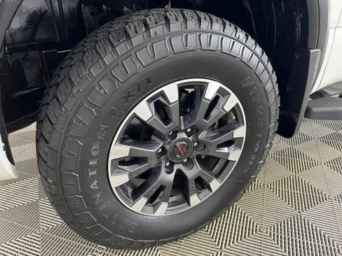 Used 2020 Nissan Titan PRO-4X w/ Pro-4x Convenience Package AWD/4WD image 26