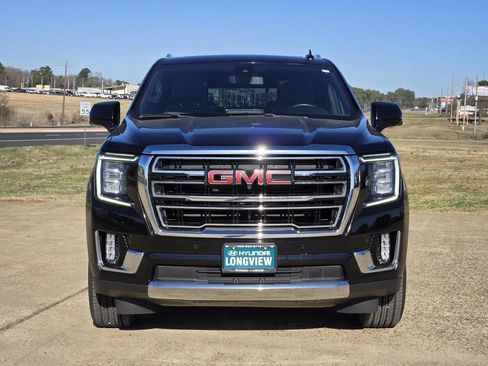 Used 2021 GMC Yukon SLT w/ SLT Premium Package image 2
