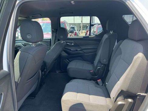 Certified 2023 Chevrolet Traverse LT FWD image 12