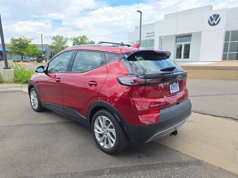 Used 2023 Chevrolet Bolt EUV LT FWD image 3