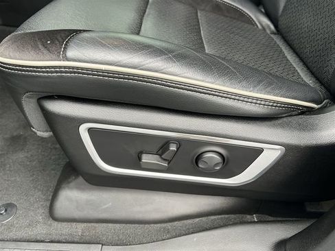 Used 2023 RAM 1500 Laramie AWD/4WD image 17