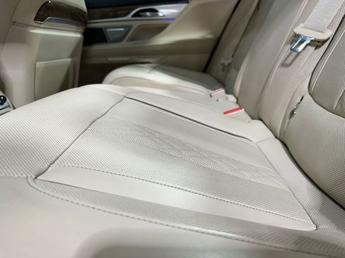 Used 2018 BMW 750i xDrive AWD/4WD image 20