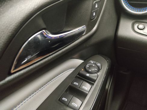 Used 2024 Chevrolet Trax LT w/ Driver Confidence Package FWD image 27