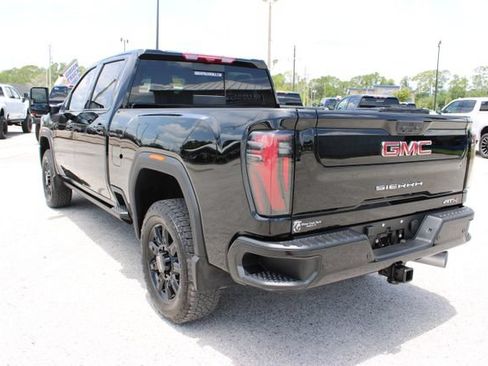 Used 2026 GMC Sierra 2500 AT4 w/ AT4 Premium Plus Package AWD/4WD image 8