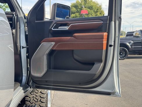 Used 2024 GMC Sierra 3500 Denali Ultimate AWD/4WD image 46