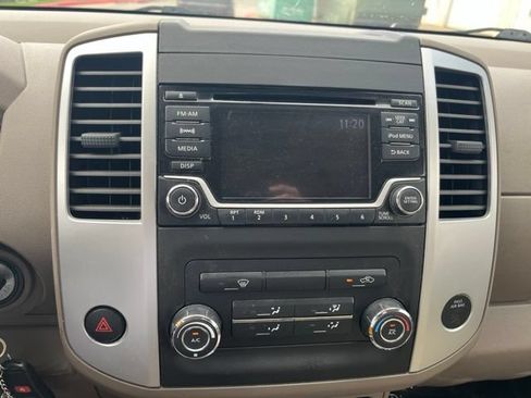 Used 2018 Nissan Frontier SV AWD/4WD image 15