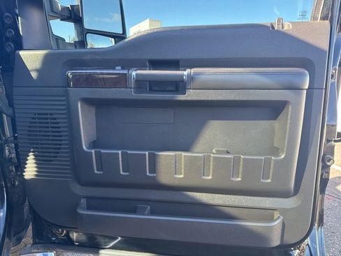 Used 2016 Ford F250 Platinum w/ Platinum Package image 20