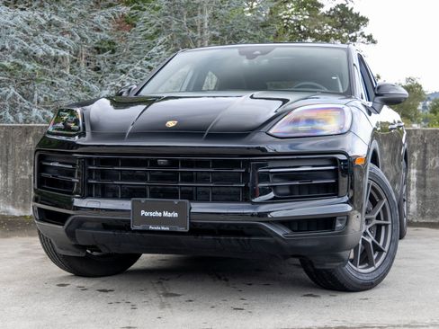 Certified 2025 Porsche Cayenne Coupe image 7