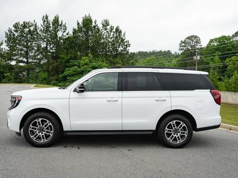 Used 2025 Ford Expedition Active AWD/4WD image 5