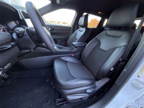 New 2026 Jeep Compass Latitude image 19