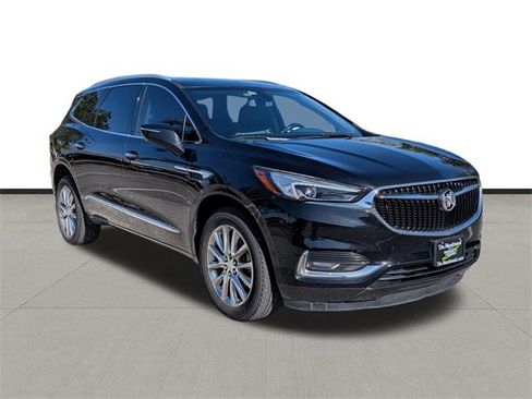 Used 2019 Buick Enclave Essence image 3
