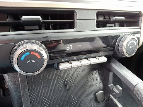 Used 2025 Toyota Tacoma TRD Off-Road image 15