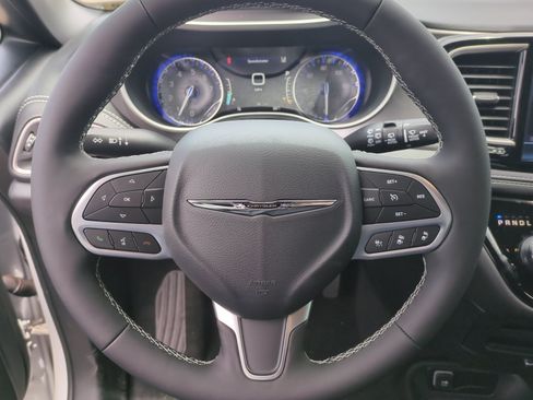 New 2026 Chrysler Pacifica Select FWD image 9