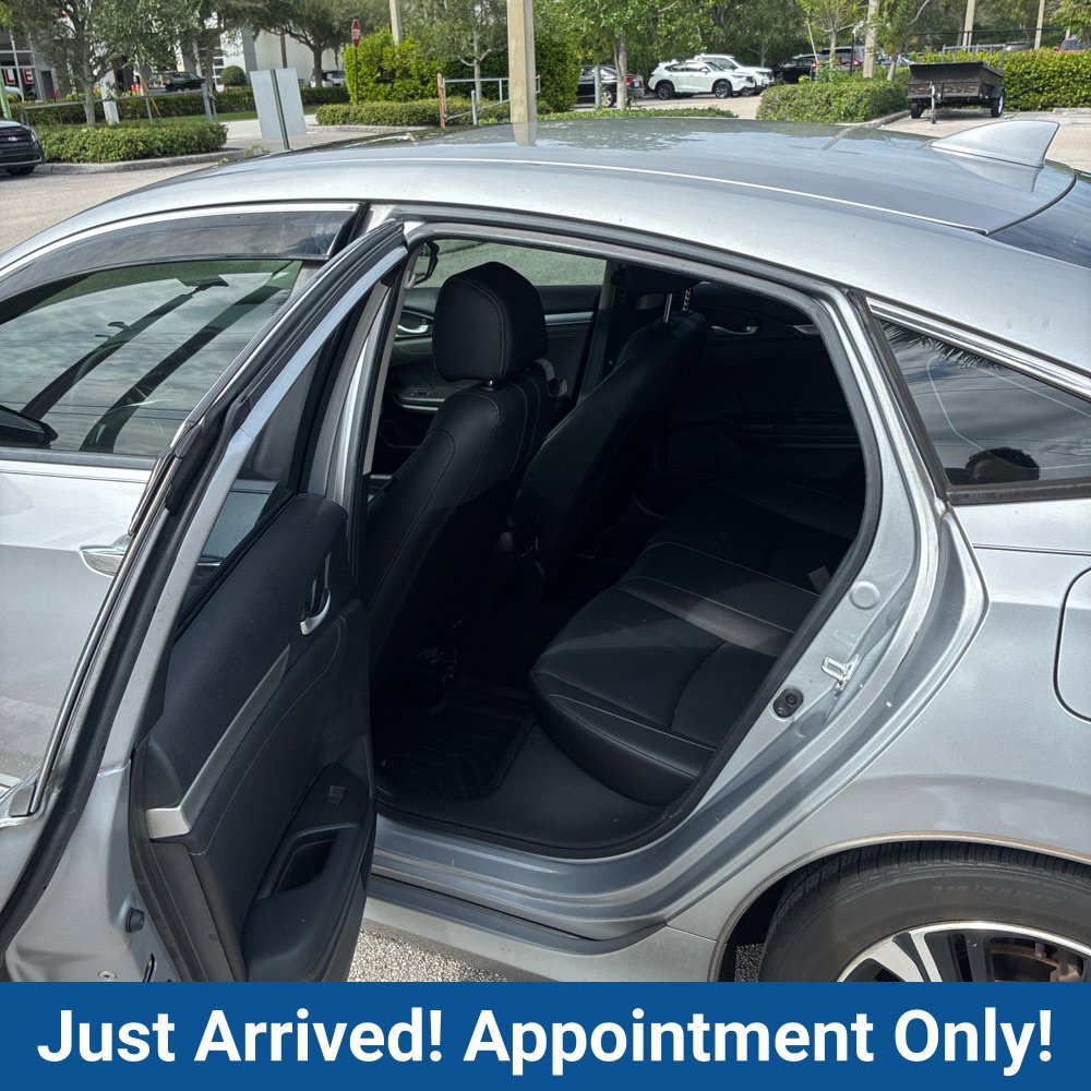 Used 2018 Honda Civic Touring image 10