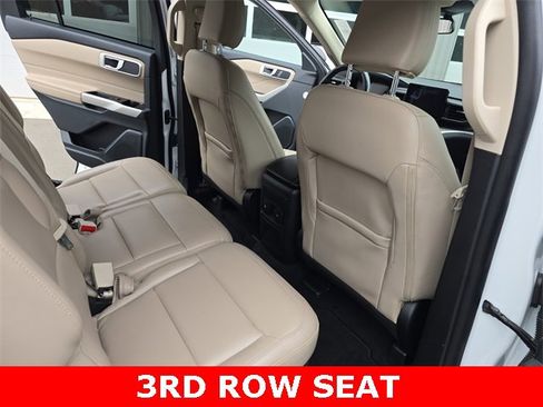 Used 2023 Ford Explorer XLT w/ Equipment Group 202A image 11