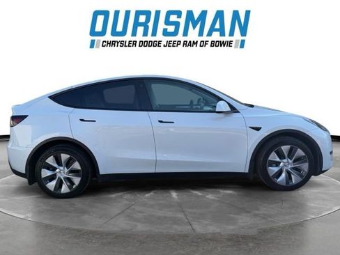 Used 2023 Tesla Model Y Long Range image 2