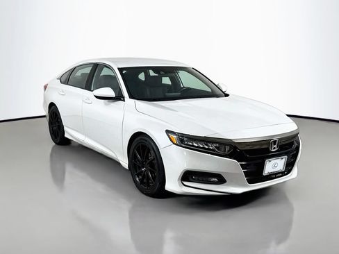 Used 2018 Honda Accord Sport image 3
