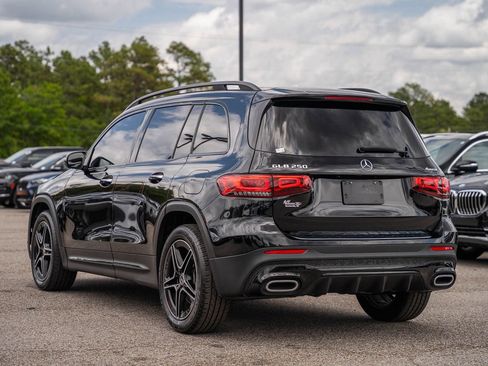Used 2021 Mercedes-Benz GLB 250 4MATIC w/ AMG Line image 5