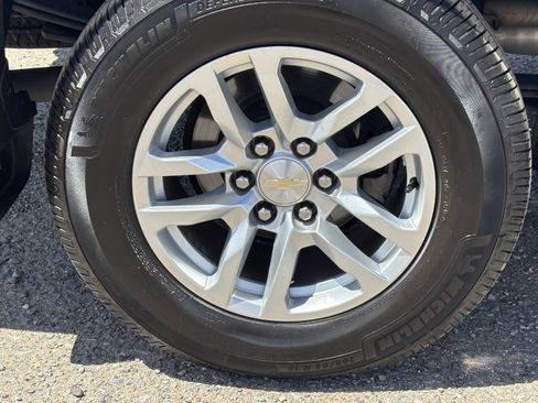 Used 2018 Chevrolet Silverado 1500 LT w/ All Star Edition RWD image 8
