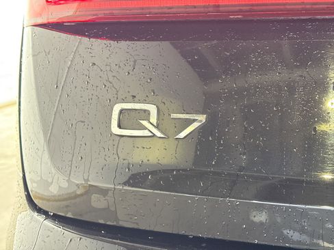 Used 2021 Audi Q7 3.0T Prestige image 11