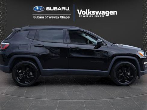 Used 2018 Jeep Compass Latitude w/ Popular Equipment Group FWD image 9