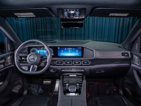 New 2026 Mercedes-Benz GLS 580 4MATIC image 14