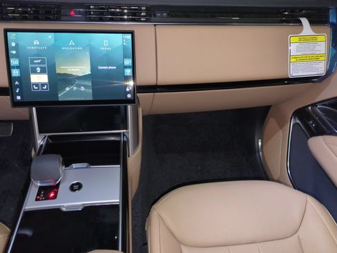 New 2026 Land Rover Range Rover Long Wheelbase SE AWD/4WD image 28