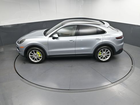 Used 2023 Porsche Cayenne E-Hybrid image 35
