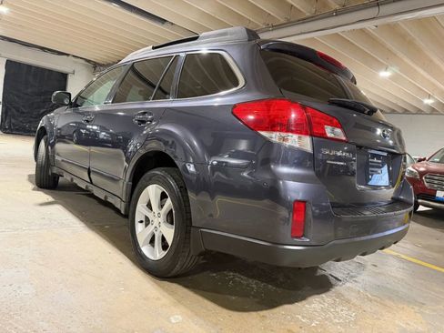Used 2013 Subaru Outback 3.6R Limited w/ Moonroof Pkg AWD/4WD image 3