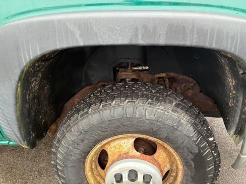 Used 2004 Chevrolet Silverado 3500 4x4 Regular Cab w/ Snow Plow Prep Package image 18