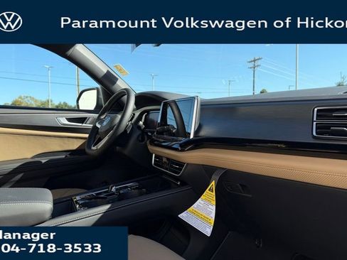 New 2026 Volkswagen Atlas Cross Sport SE image 31