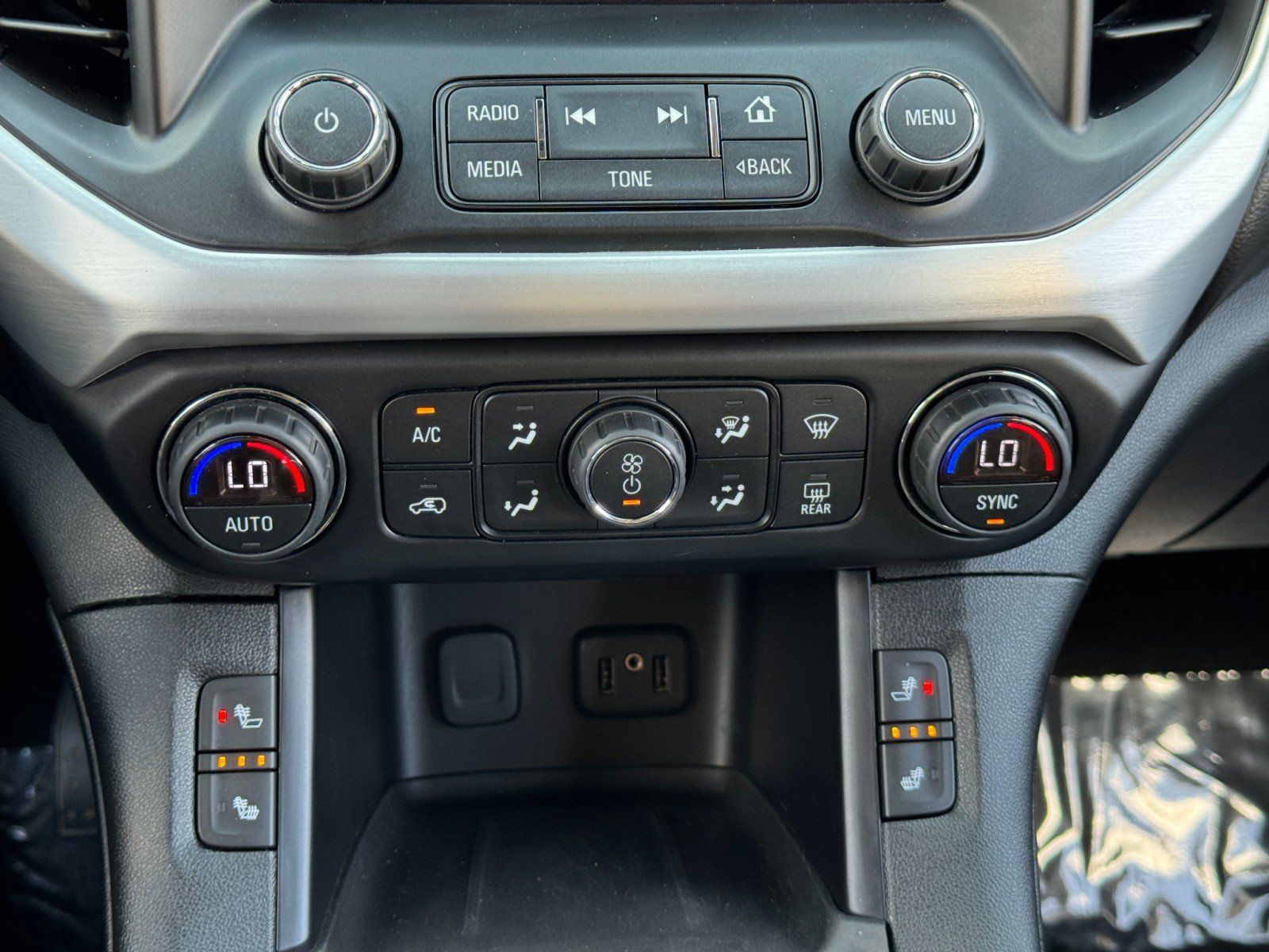 Used 2019 GMC Acadia SLT FWD image 28