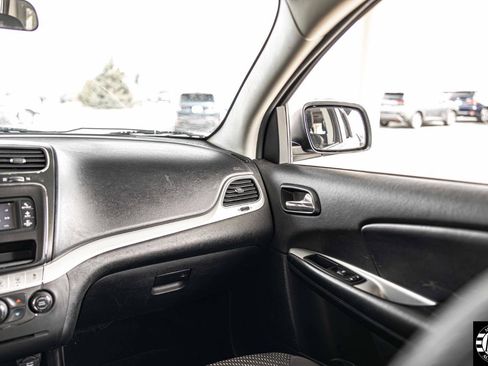 Used 2015 Dodge Journey SXT w/ Flexible Seating Group image 22