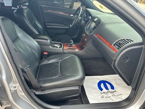 Used 2014 Chrysler 300 RWD image 18