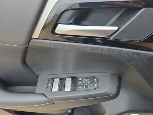 Used 2025 Mitsubishi Outlander SE AWD/4WD image 29