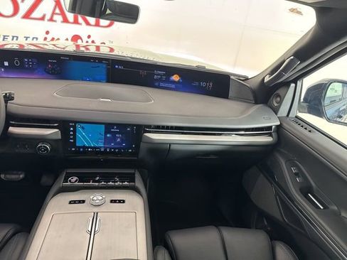 New 2025 Lincoln Navigator L Reserve w/ Jet Appearance Package image 12