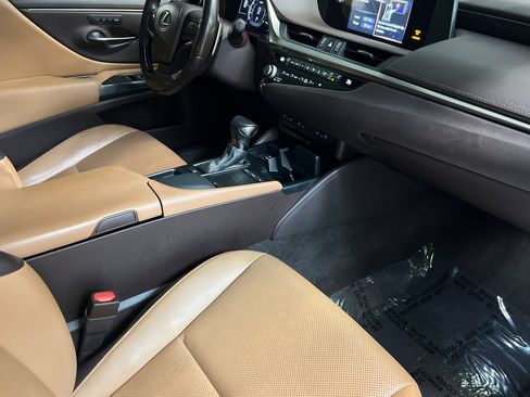 Used 2021 Lexus ES 250 w/ Premium Package image 15