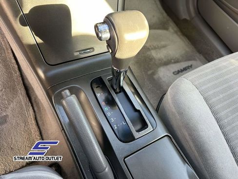 Used 2005 Toyota Camry LE image 24