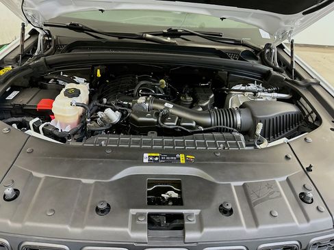 Used 2023 Jeep Grand Cherokee Altitude image 34