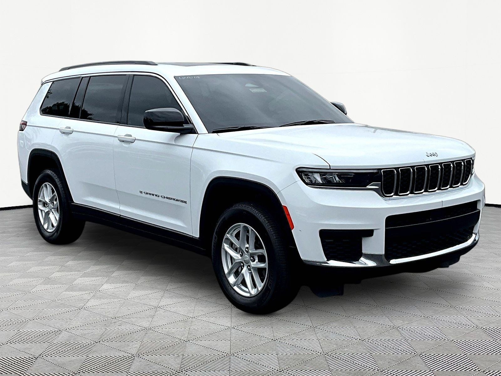 Used 2025 Jeep Grand Cherokee L Laredo w/ Luxury Tech Group I AWD/4WD image 10